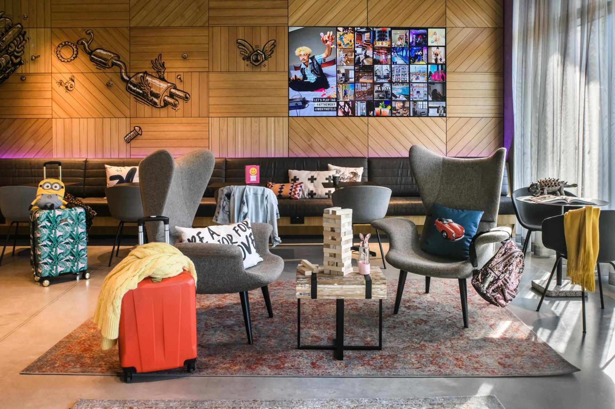 ホテル Moxy Stuttgart Feuerbach エクステリア 写真