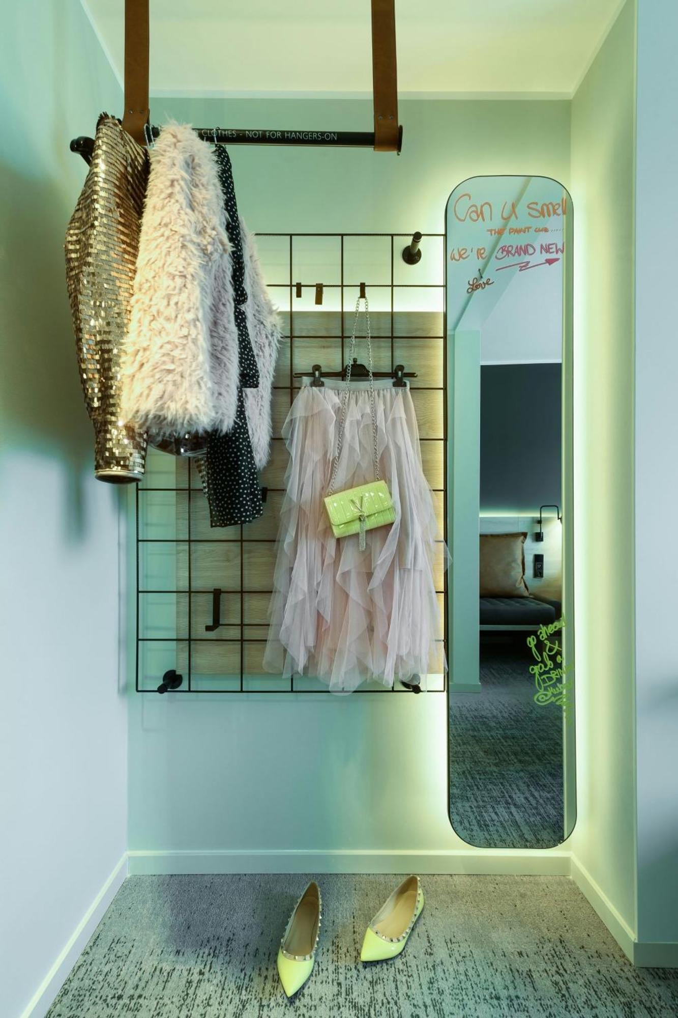 ホテル Moxy Stuttgart Feuerbach エクステリア 写真