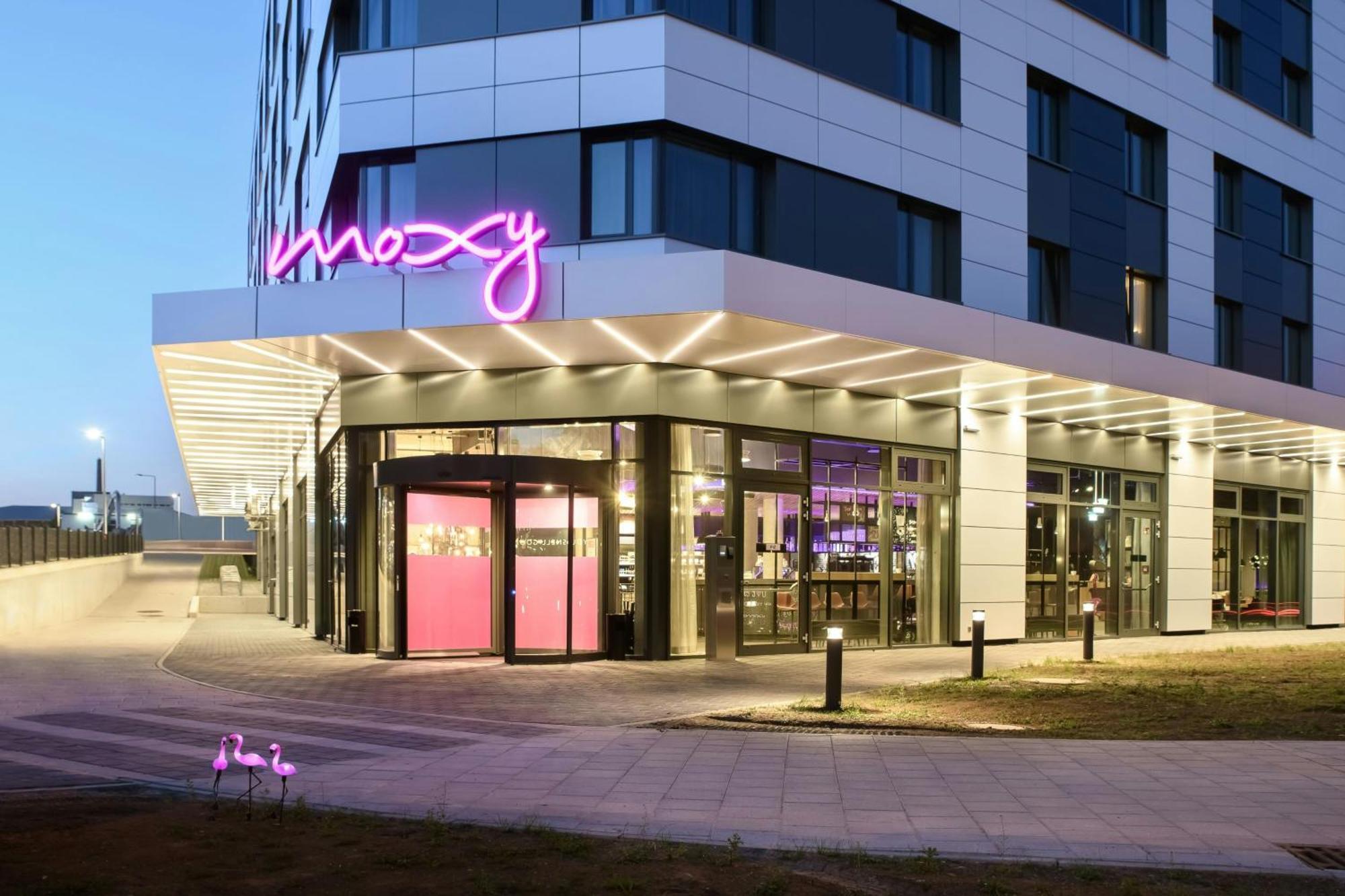 ホテル Moxy Stuttgart Feuerbach エクステリア 写真